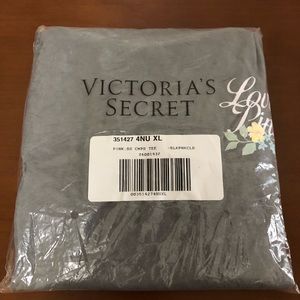 VS PINK Campus Short Sleeve Tee
